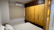 Apartamento com Vista para o Mar em Meia Praia 